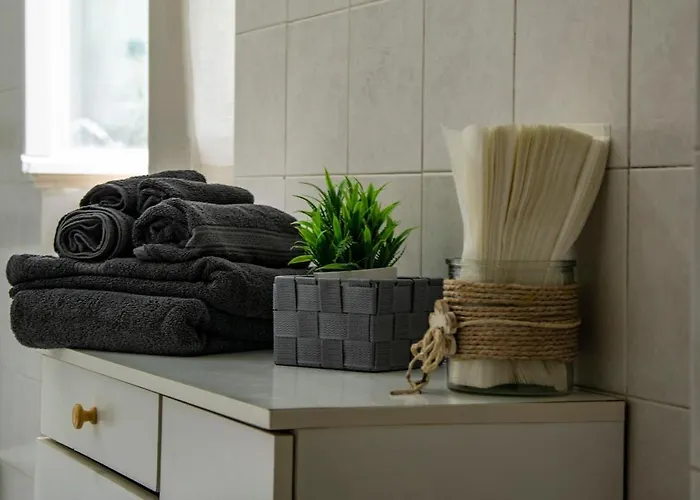 Lacasadeinonni - Laghi&relax * Varano Borghi